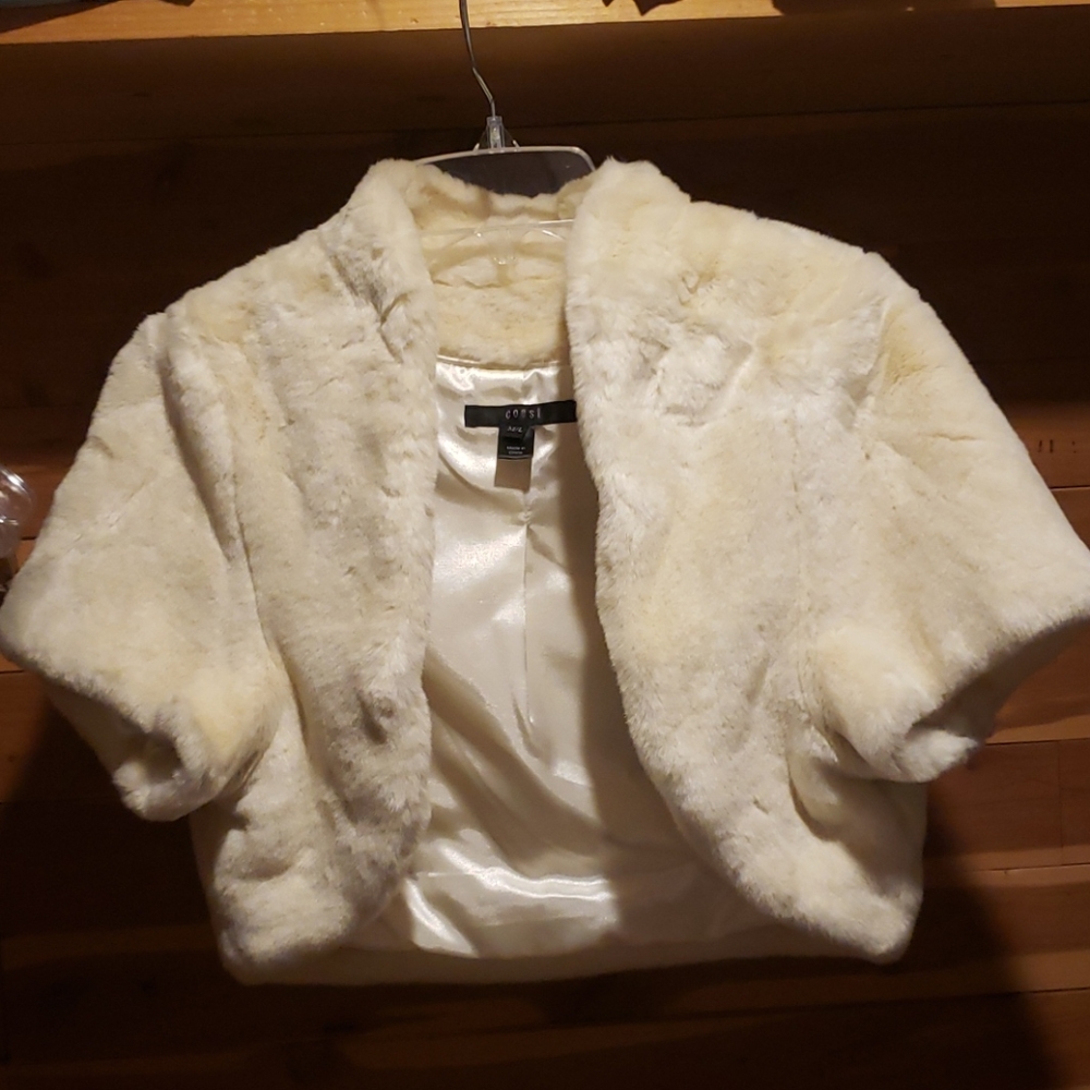 Short sleeve bolero jacket. M/L